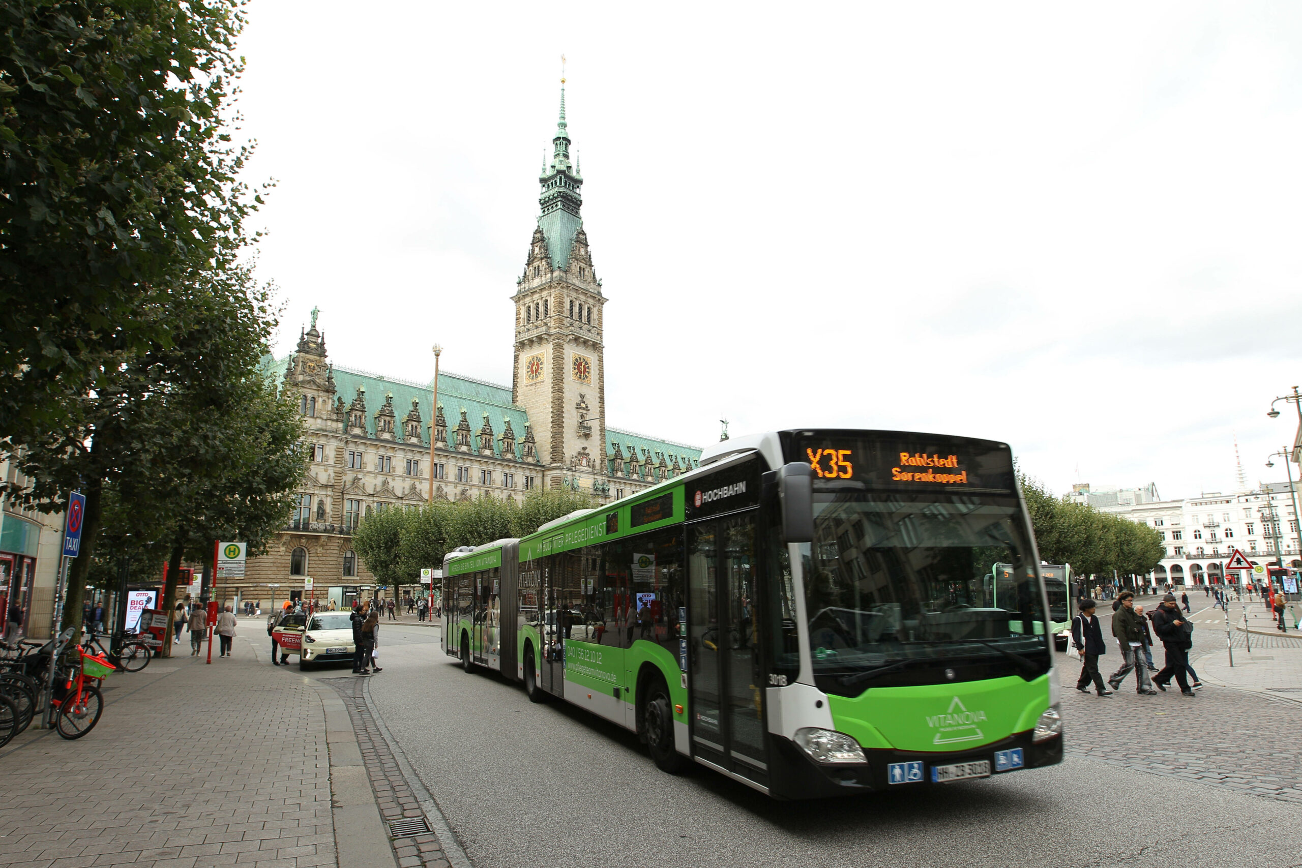 Der Express-Bus X35 verbindet Groß Borstel mit Rahlstedt. Künftig soll es eine neue Express-Buslinie geben.