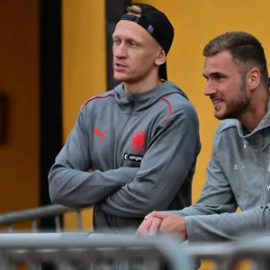 Sascha Burchert beim test gegen Fürth mit Dennis Srbeny