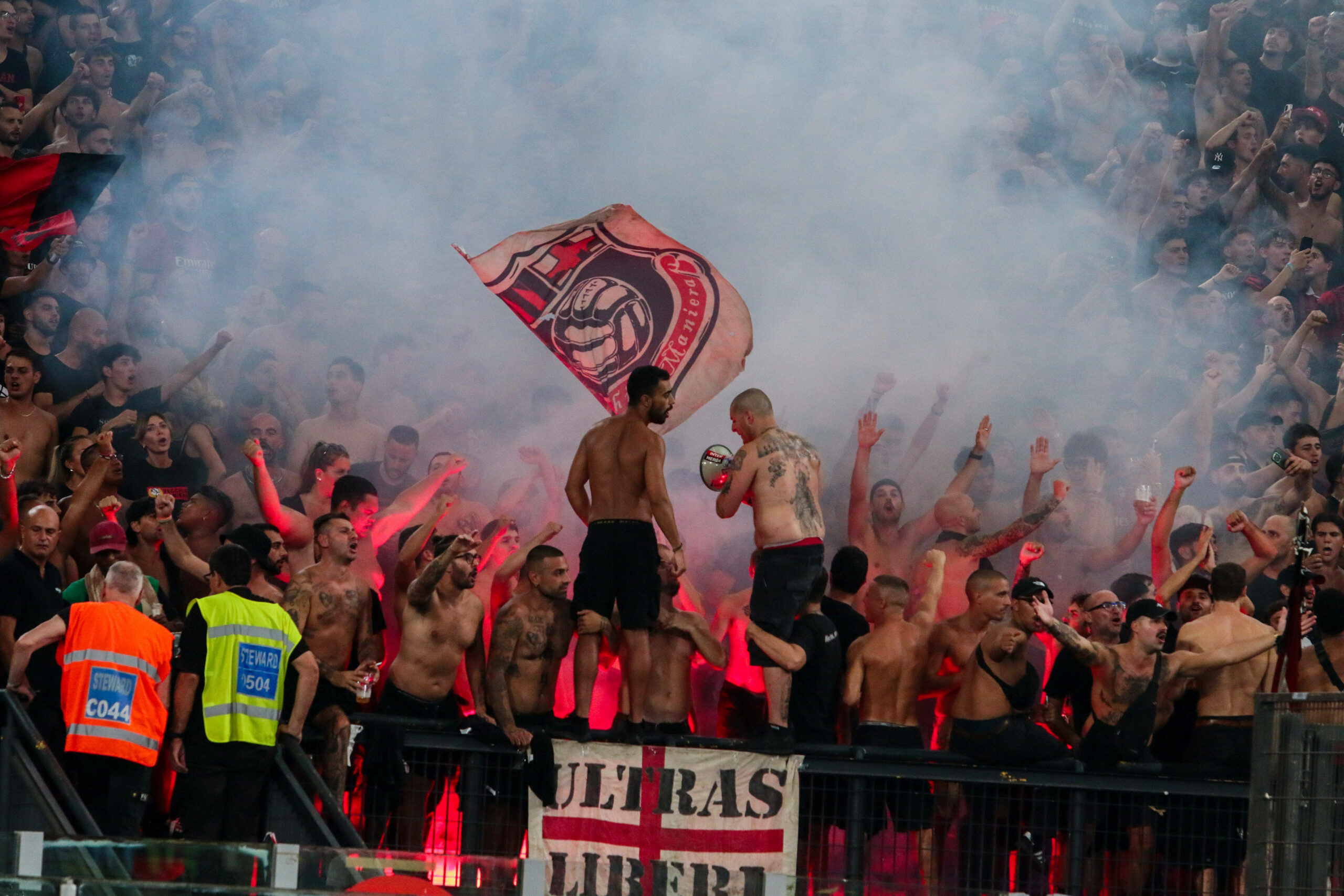 AC Milan Ultras im Spiel gegen AS Rom.