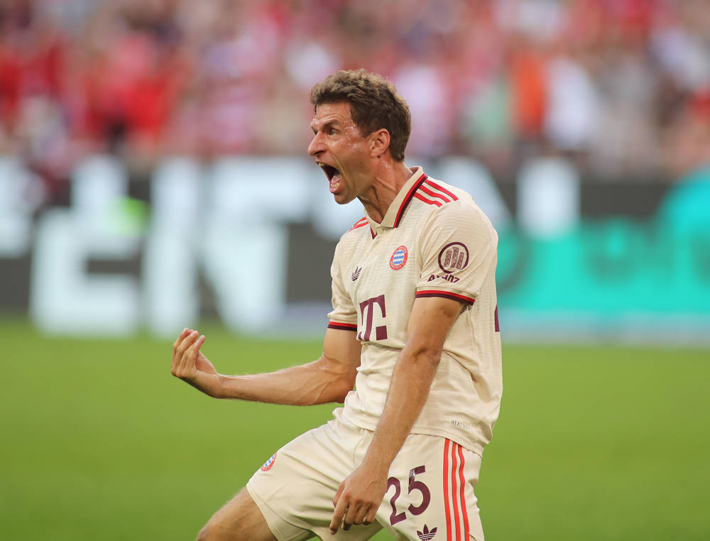 Der Mann des Abends: Thomas Müller setzte mit seinem Einsatz gegen den SC Freiburg neue Maßstäbe in der Bayern-Historie.