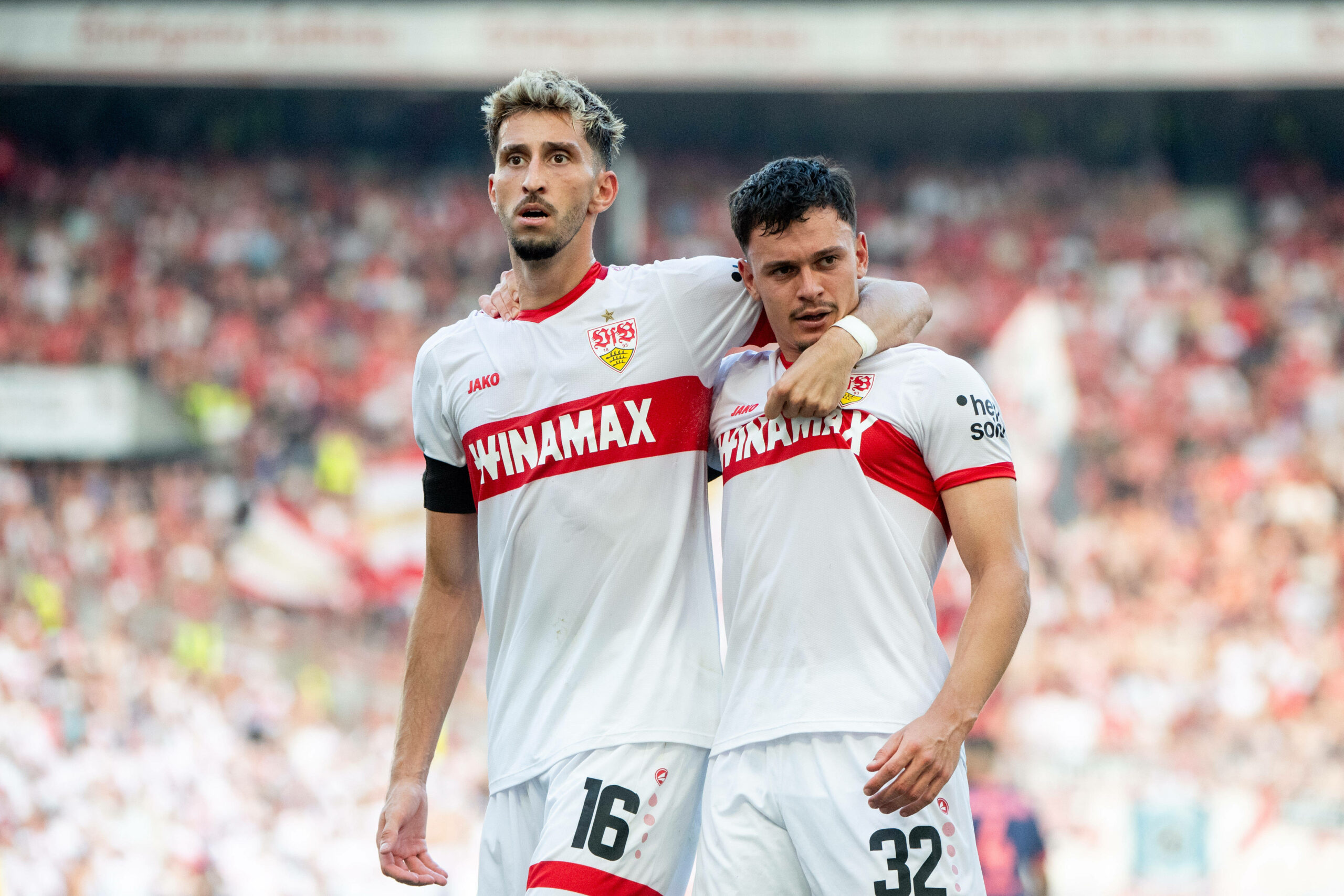 Atakan Karazor und Fabian Rieder vom VfB Stuttgart