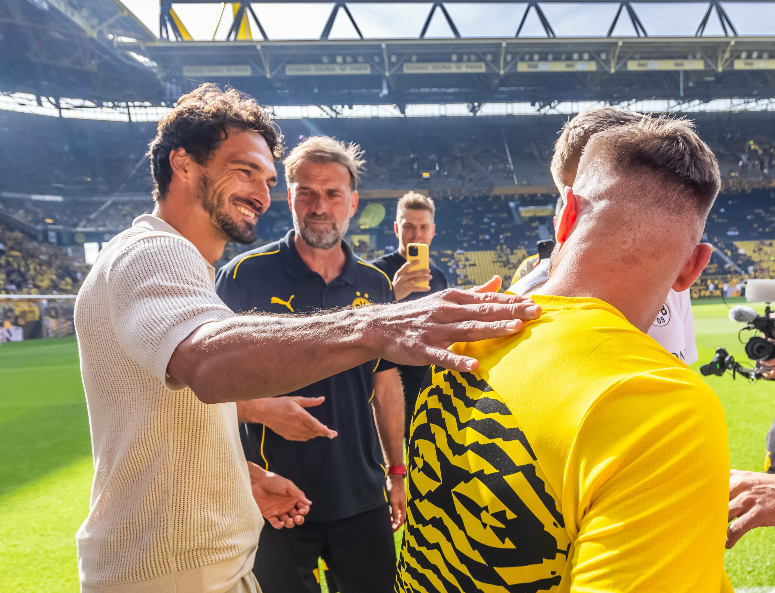 Mats Hummels und Jürgen Klopp gaben sich die Ehre beim Abschiedsspiel ihrer ehemaligen Weggefährten.