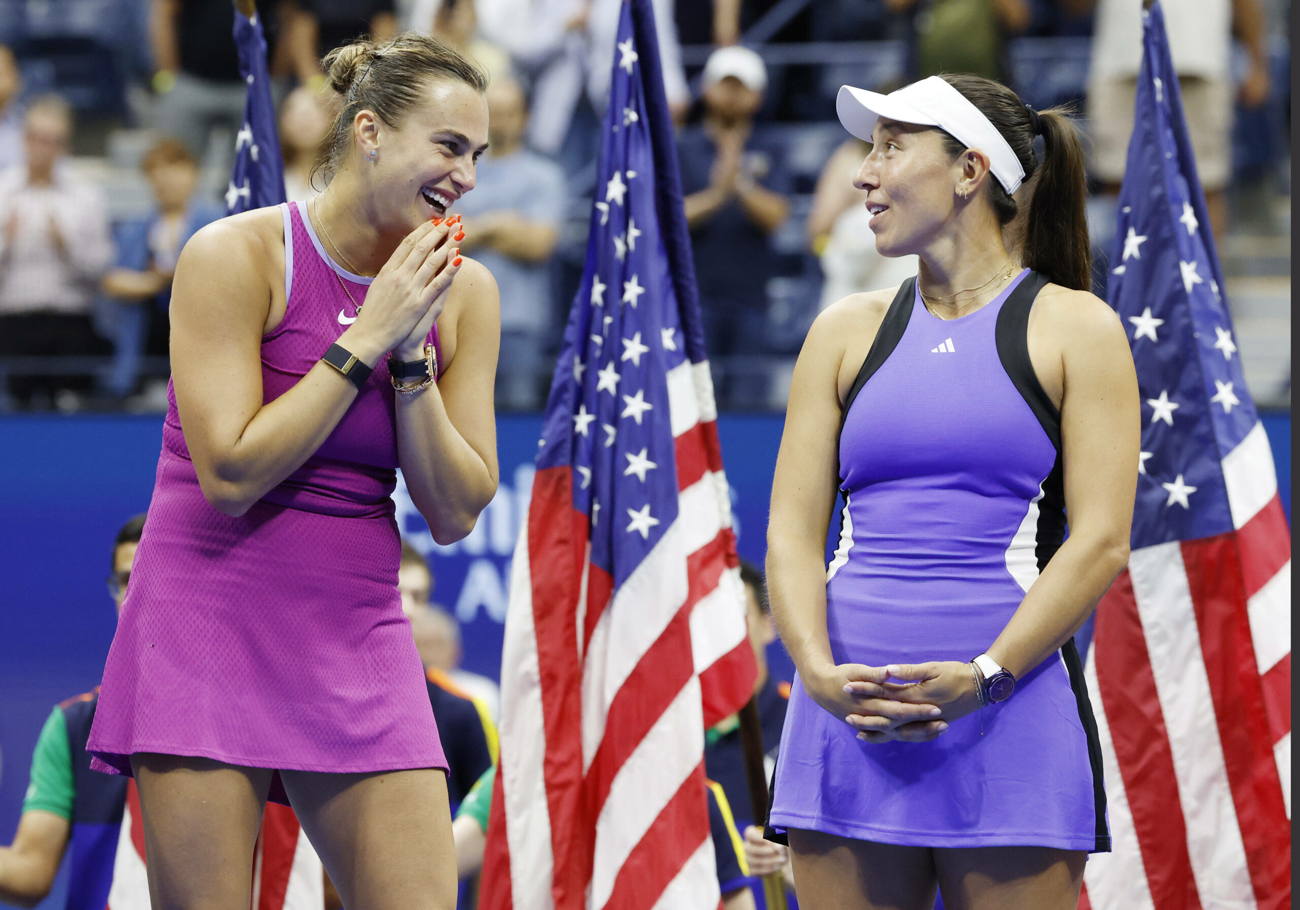 Jessica Pegula und Aryna Sabalenka nach dem US Open-Finale