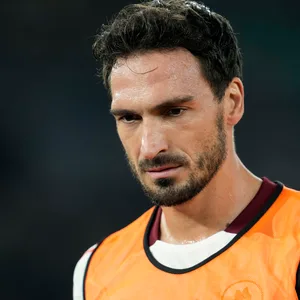 Mats Hummels hat das Leibchen übergezogen.