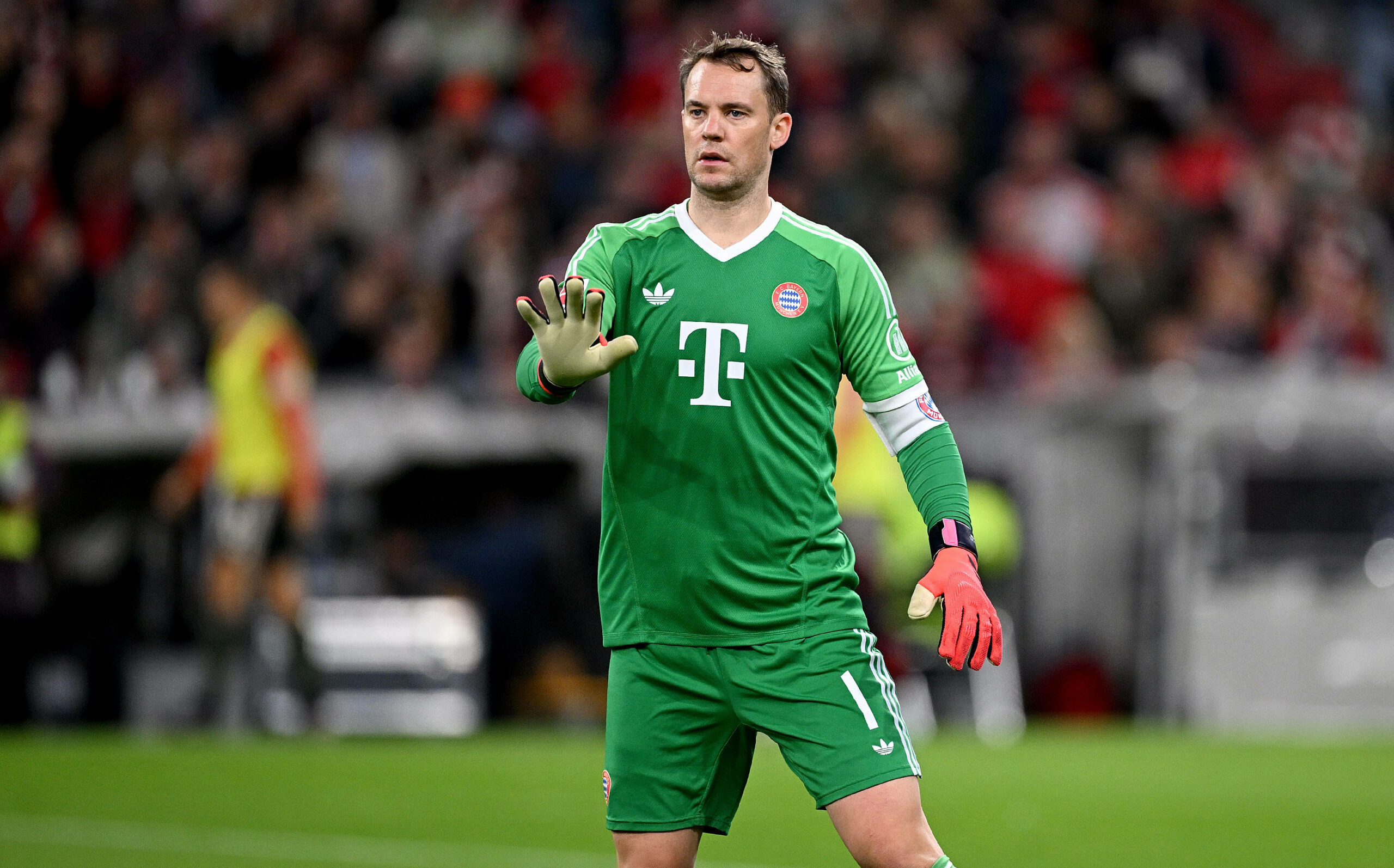 Manuel Neuer im grünen Bayern-Trikot