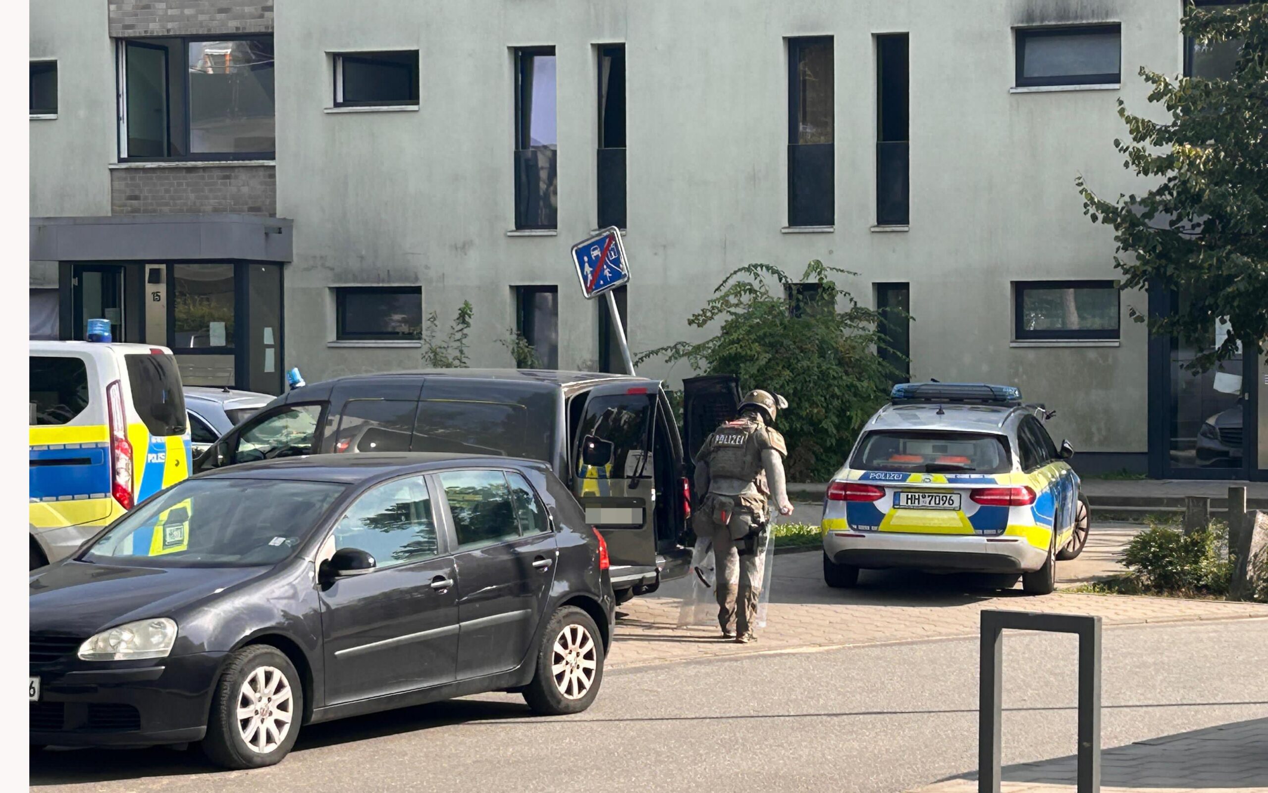 Mutmaßliche Geiselnahme nach Beziehungsstreit in Jenfeld – SEk rückt an