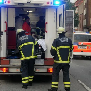 Schwerer Unfall auf der Elbchaussee – eine Person verletzt in Klinik und stundenlange Sperrung