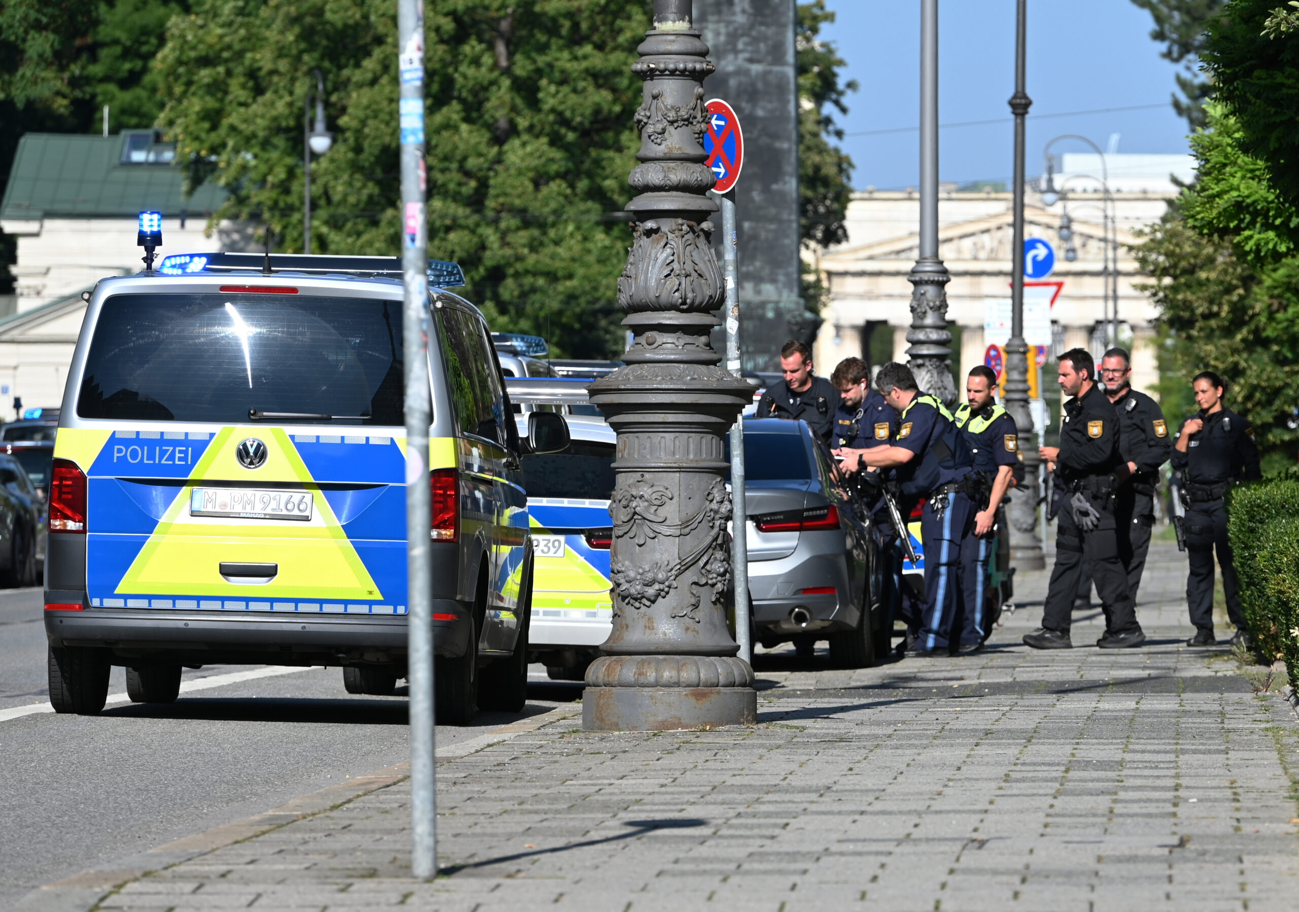 Polizei-Großeinsatz in der Münchner Innenstadt in der Nähe des NS-Dokumentationszentrums und des Israelischen Generalkonsulats.