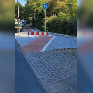 Der Radweg am Beerentalweg wurde kurz nach der Fertigstellung wieder abgesperrt.