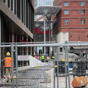 Blick auf die Baustelle des Westfield Hamburg-Überseequartiers in der HafenCity am 9. September 2024.