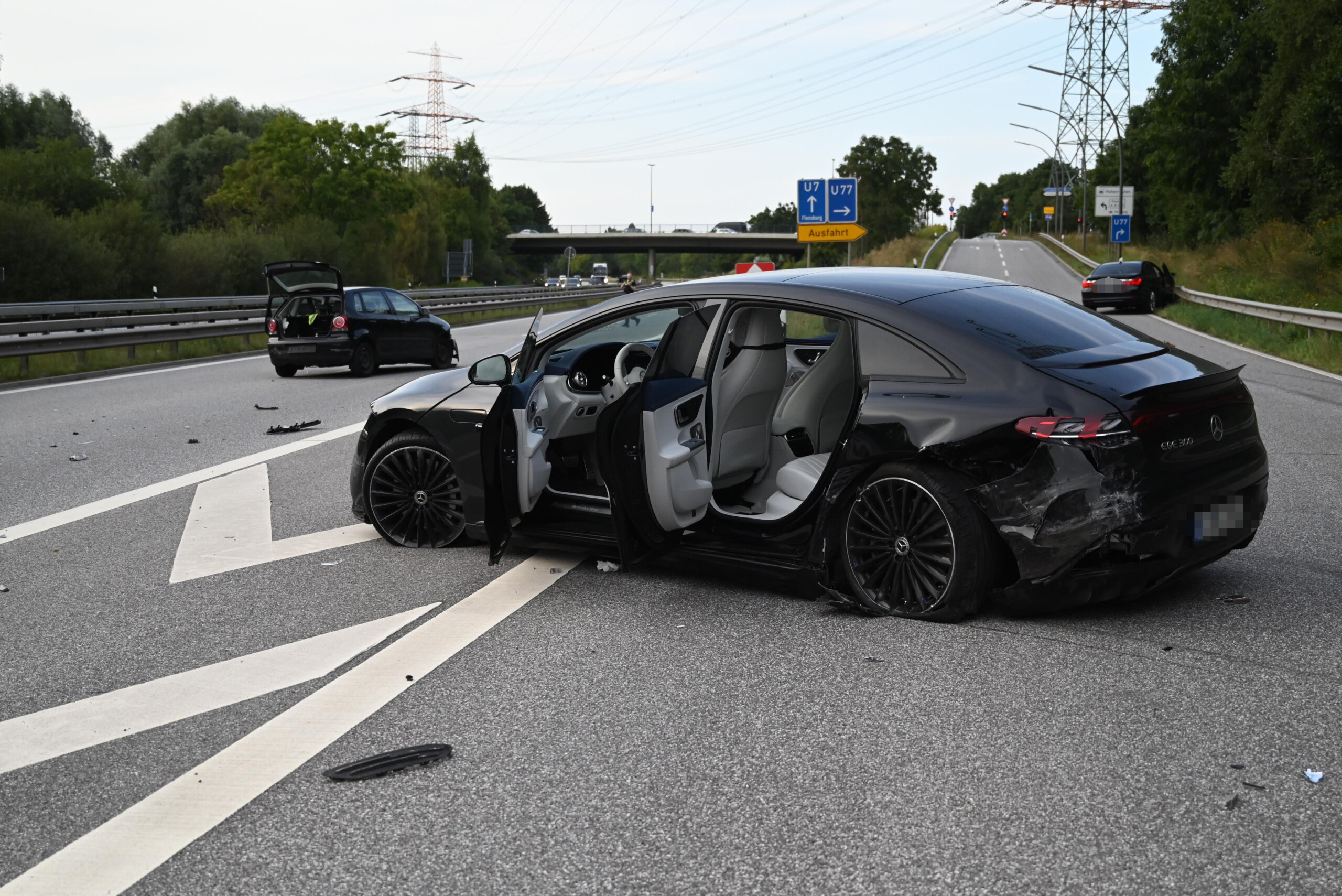 Die B75 musste im Bereich der Abfahrt Neuland in Richtung Wilhelmsburg gesperrt werden.