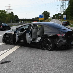 Die B75 musste im Bereich der Abfahrt Neuland in Richtung Wilhelmsburg gesperrt werden.