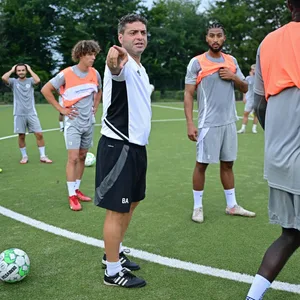 ETSV-Trainer Berkan Algan im Training