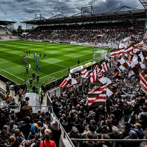 Auflaufen der Mannschaften im Millerntor-Stadion