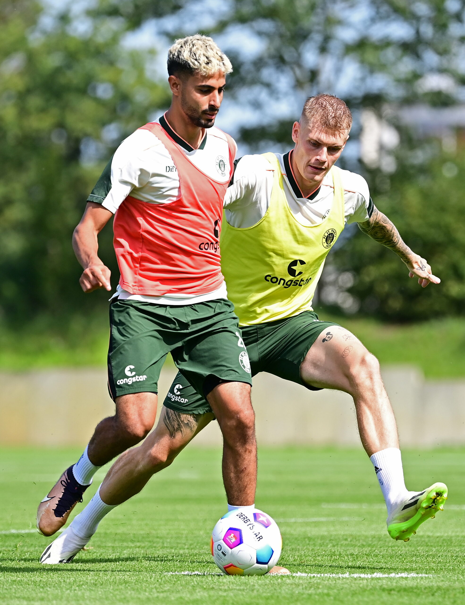 Elias Saad und Eric Smith im St. Pauli-Training