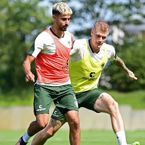 Elias Saad und Eric Smith im St. Pauli-Training