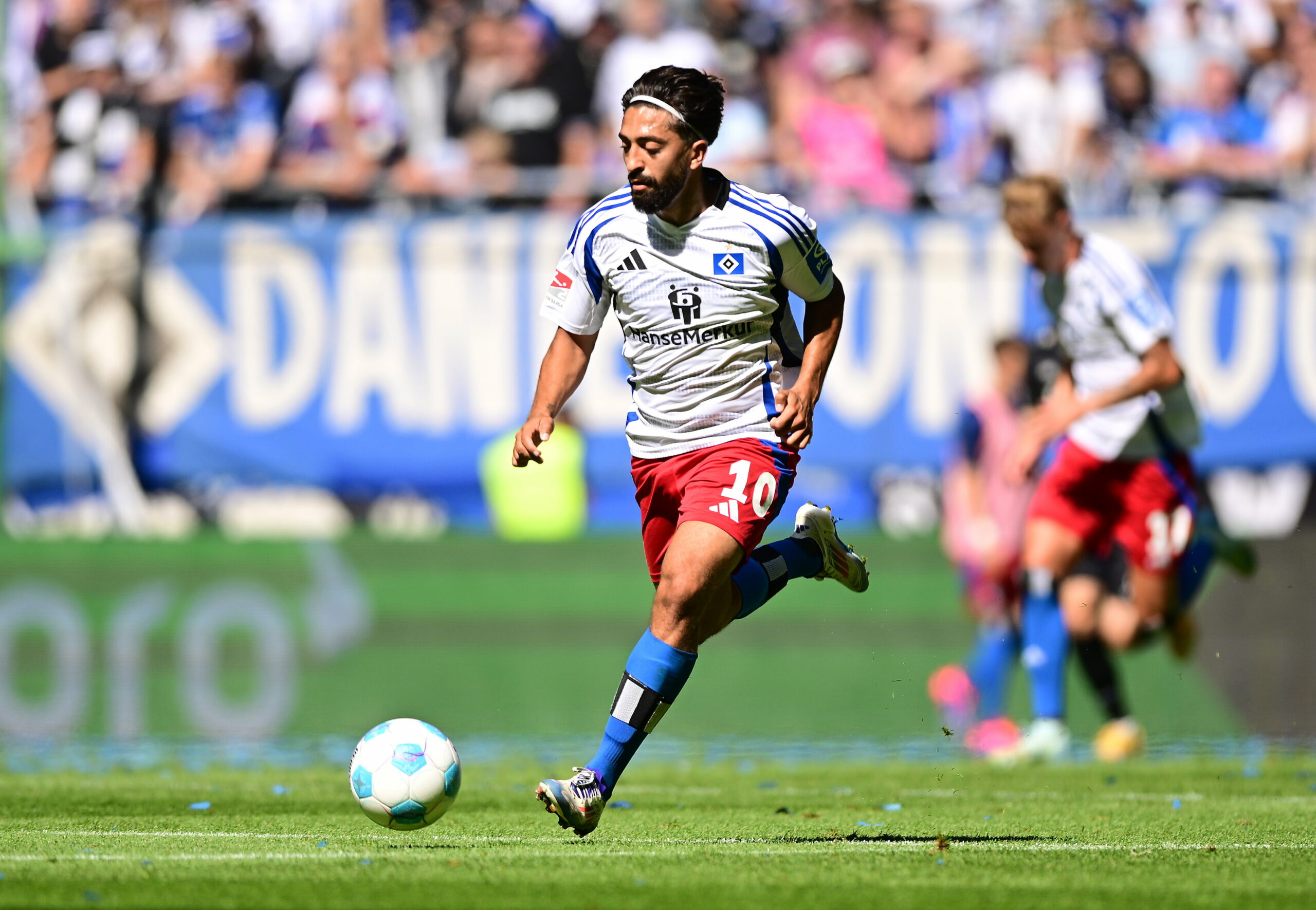 Immanuel Pherai hat sich seinen Stammplatz beim HSV zurückerkämpft.