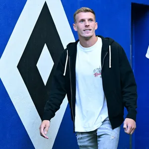 Emir Sahiti und Lucas Perrin in den Katakomben des HSV
