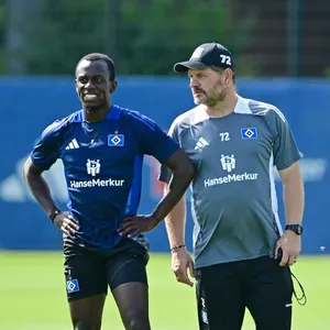 HSV-Trainer Steffen Baumgart und Jean-Luc Dompe