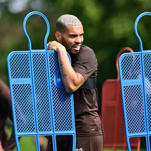 Maurides im Training des FC St. Pauli