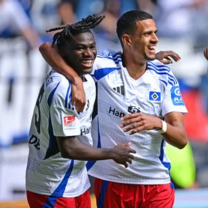 Fabio Baldé jubelt mit Robert Glatzel und Ransford Königsdörffer