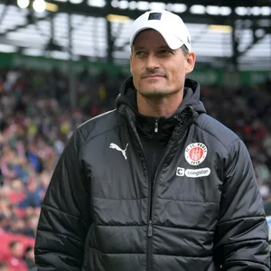Alexander Blessin schaut nachdenklich