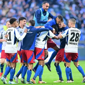 HSV jubelt gegen Paderborn