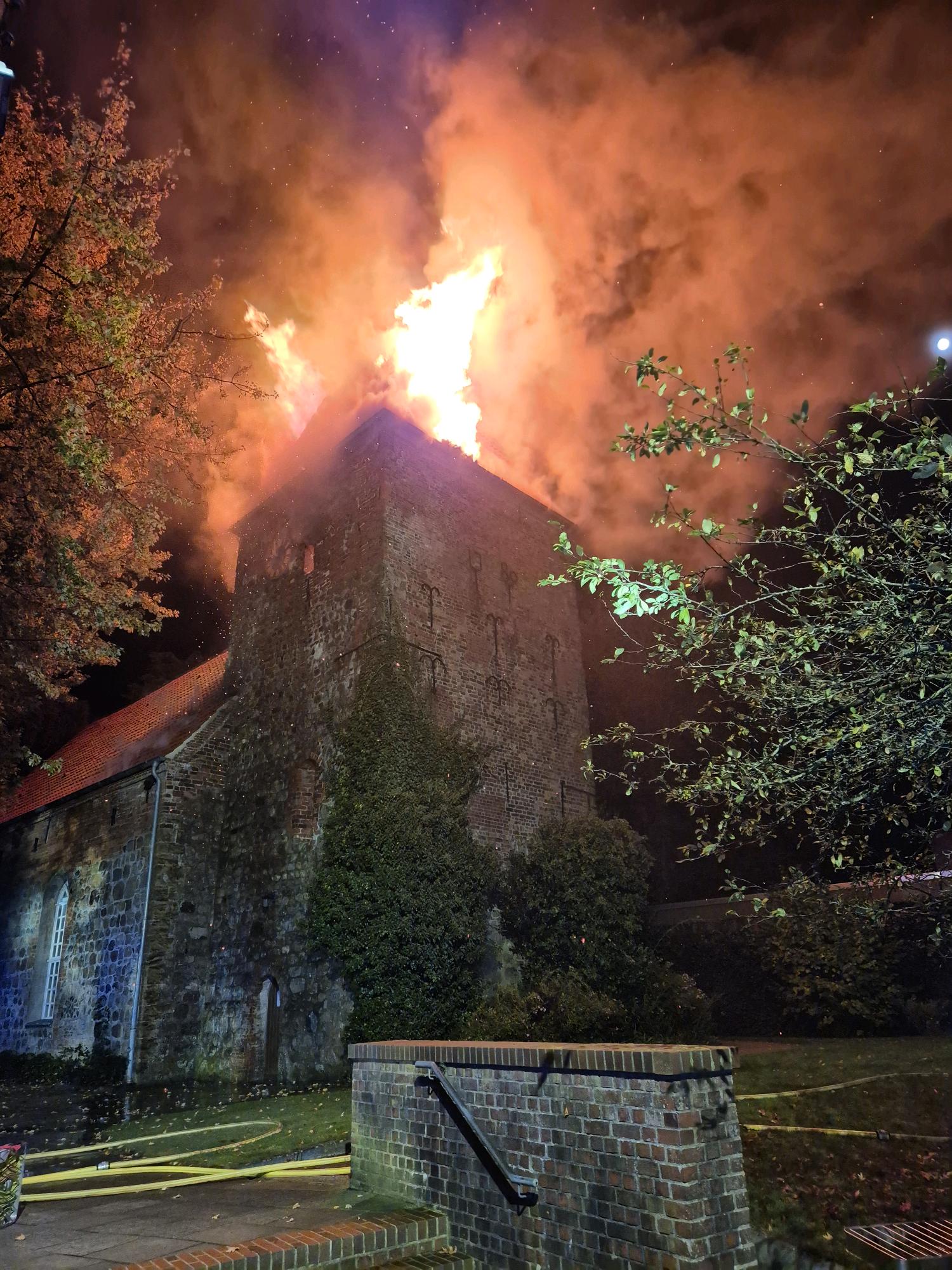 Der brennende Kirchturm in Bremerhaven