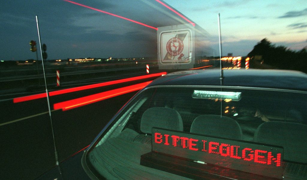 Volltrunken-ohne-F-hrerschein-dreimal-so-schnell-wie-erlaubt-R-pel-Raser-erwischt