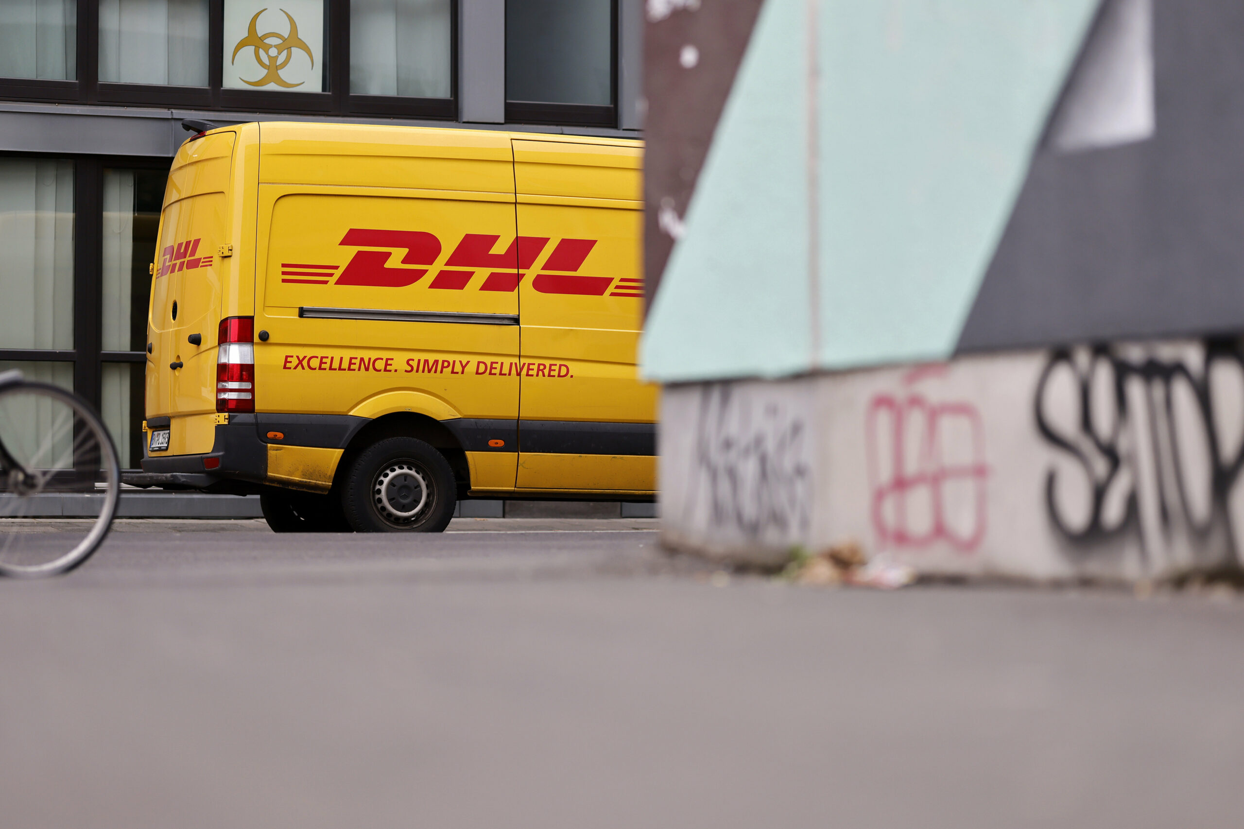 DHL