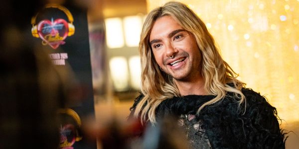Bill Kaulitz bei seinem Besuch des Casts vom Pop-Musical „& Julia“ im Stage Operettenhaus