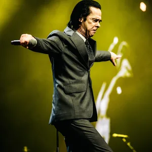 Sexy, eigenwillig, hingebungsvoll: Nick Cave in der Barclays-Arena in Hamburg.