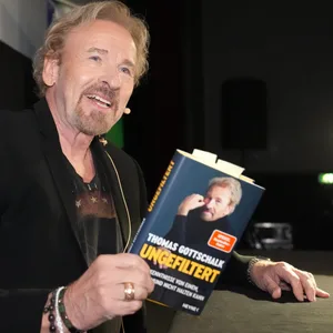 Thomas Gottschalk vor seiner Lesung im Hamburger im Zeise-Kino.