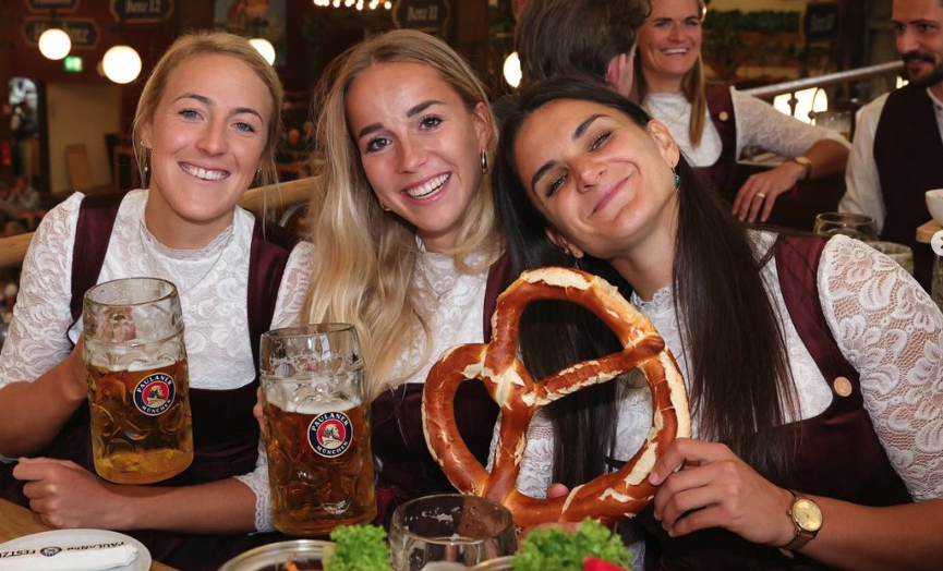 Giulia Gwinn beim Oktoberfest