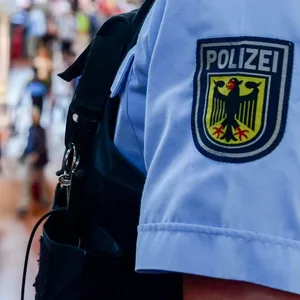 Sturzbetrunkener Ladendieb beleidigt und bespuckt Bundespolizisten in der Wandelhalle