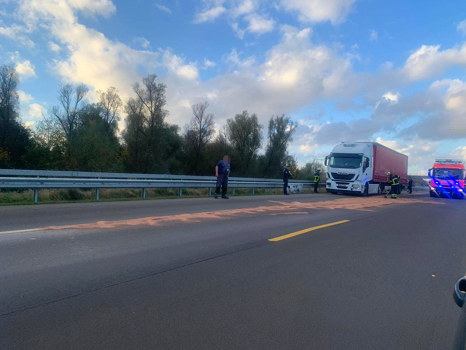 Abgestreute Ölspur auf A7