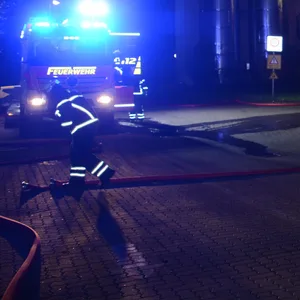 Feuerwehreinsatz in Honigfabrik
