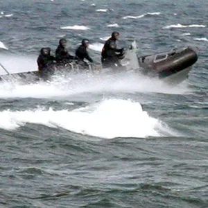 Beamte der GSG 9 in einem Schnellboot auf der Ostsee (Archivbild).