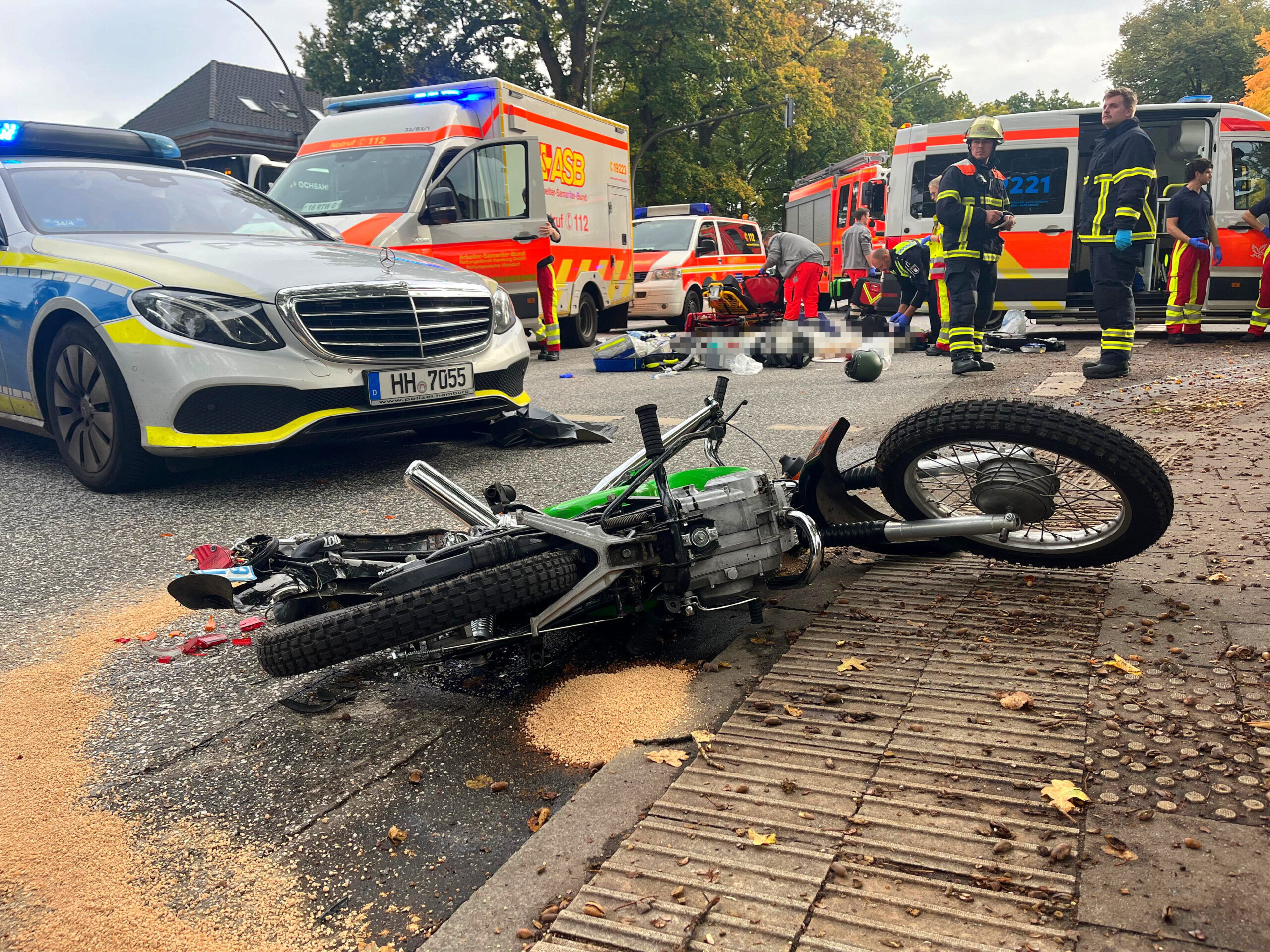 Der Motorradfahrer kam bei dem Unfall in Langenhorn ums Leben.