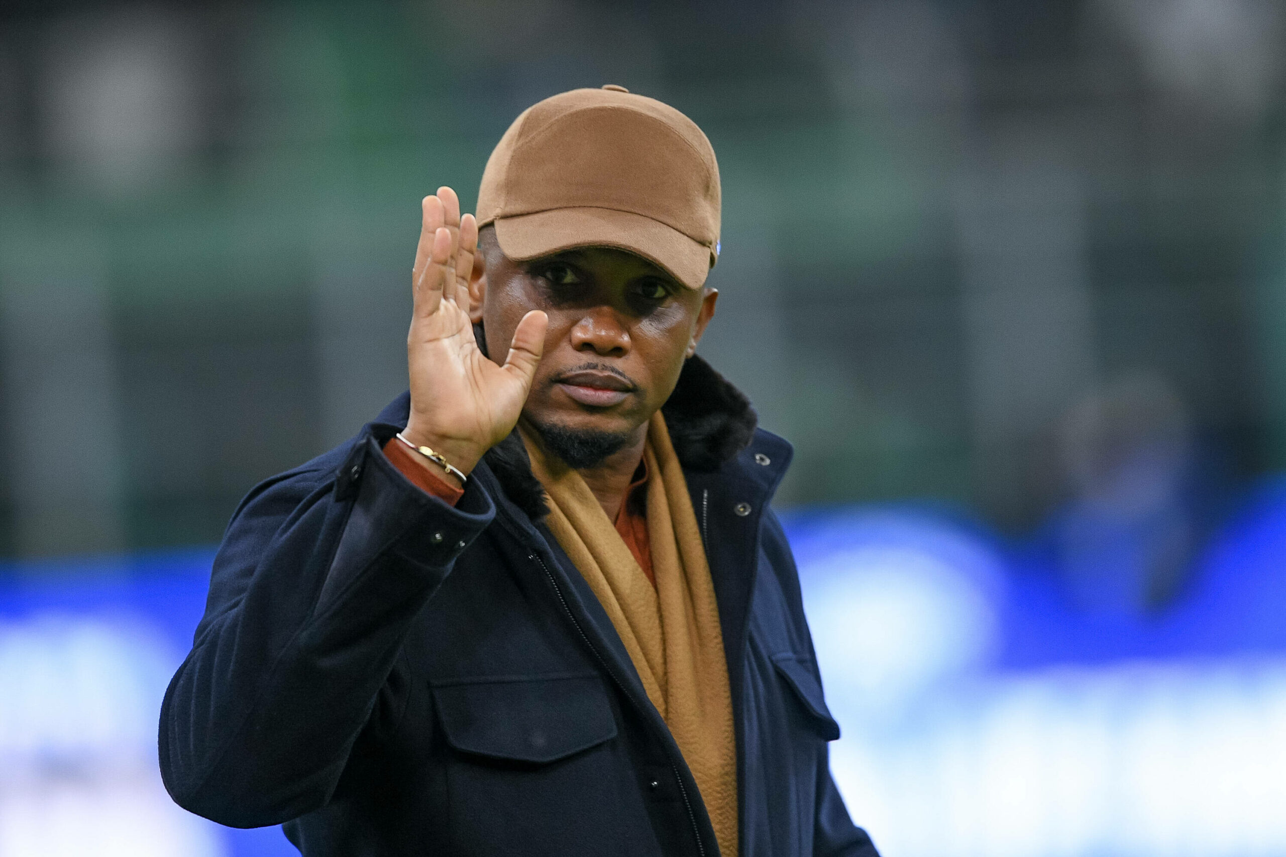 Samuel Eto'o bei einem Stadionbesuch