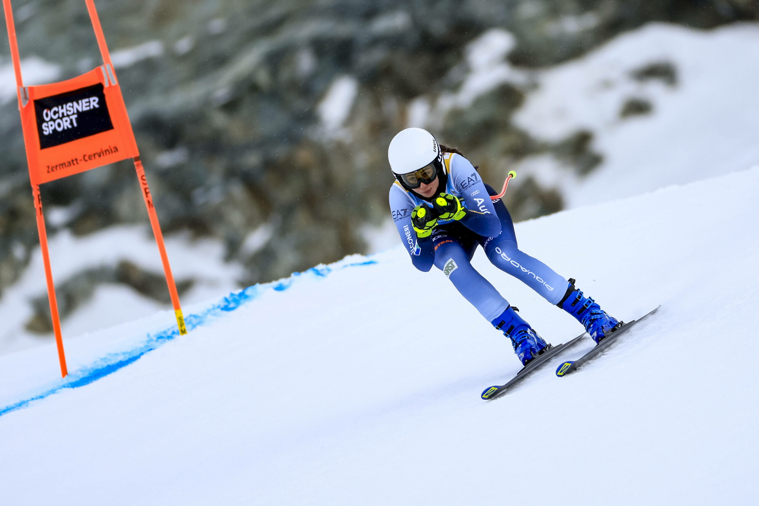 Matilde Lorenzi fährt die Skipiste herab