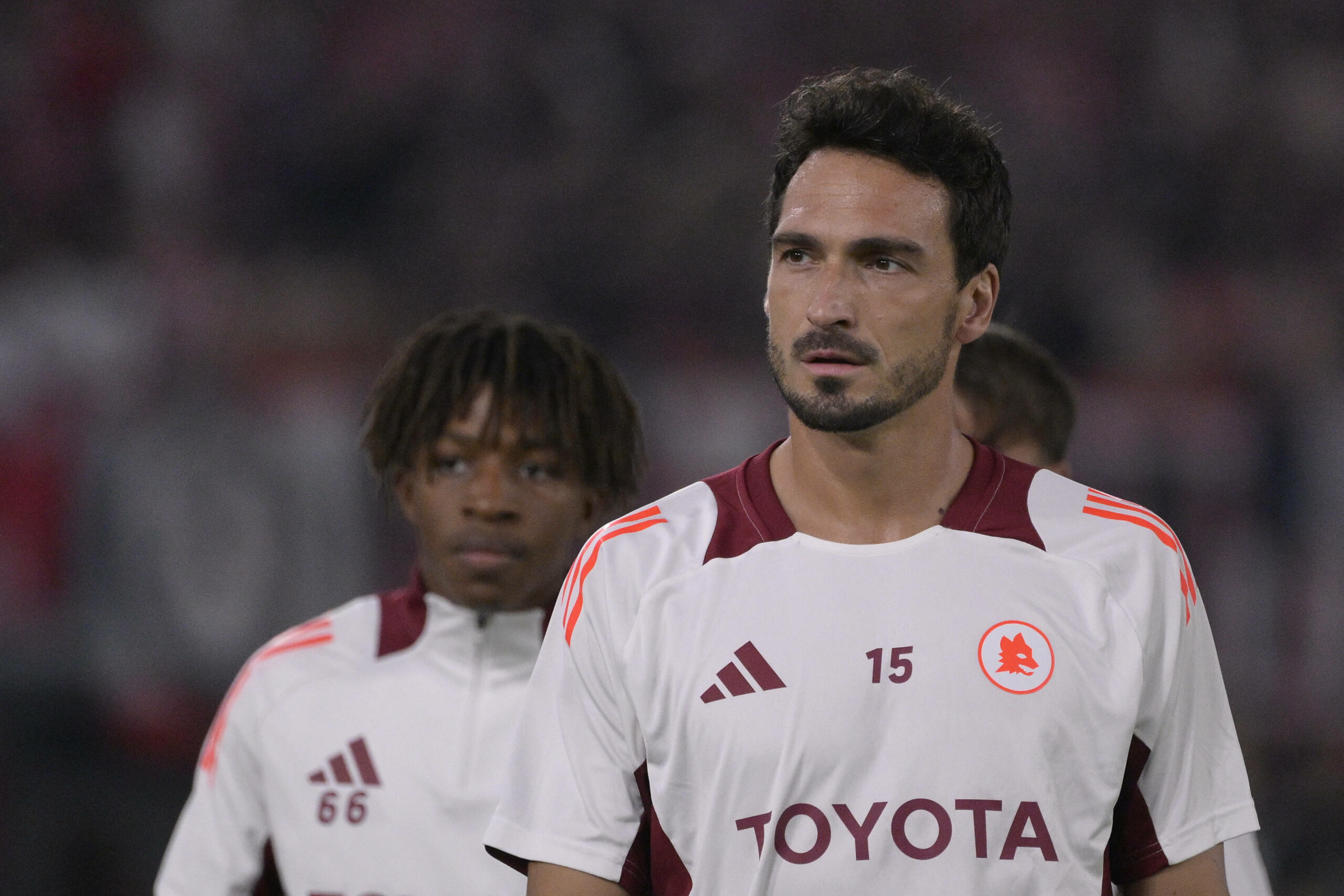 Mats Hummels guckt enttäuscht während des Spiels gegen Athletic Bilbao