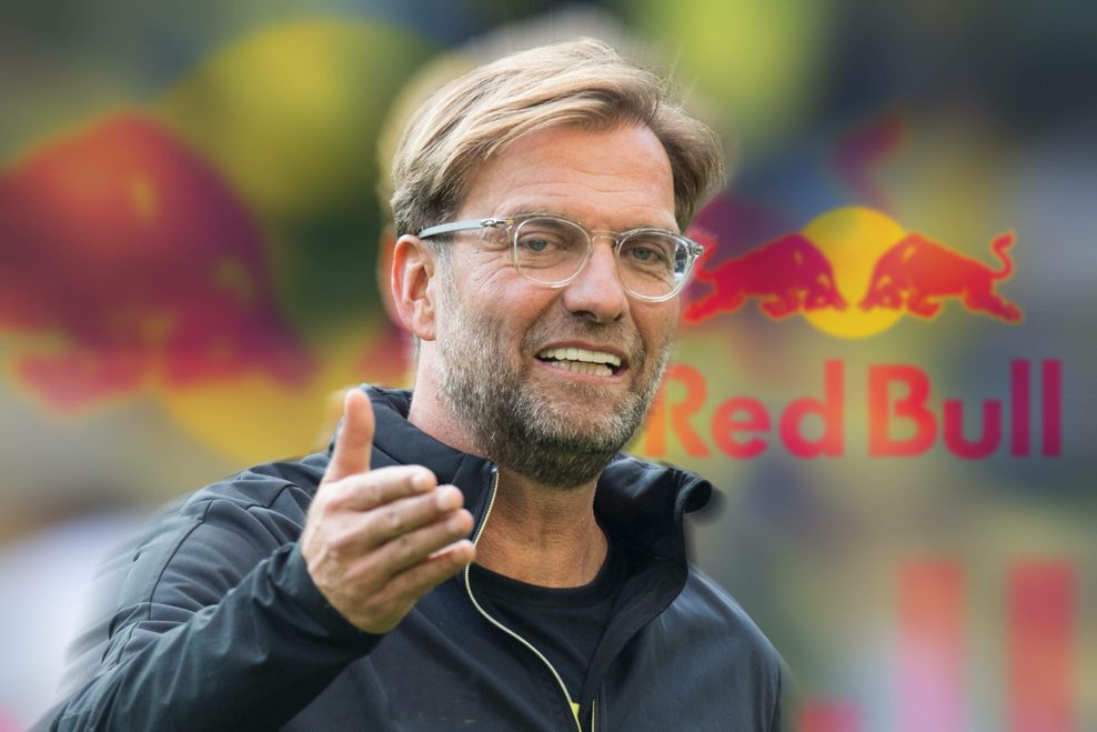 Jürgen Klopp vor Red-Bull-Logos