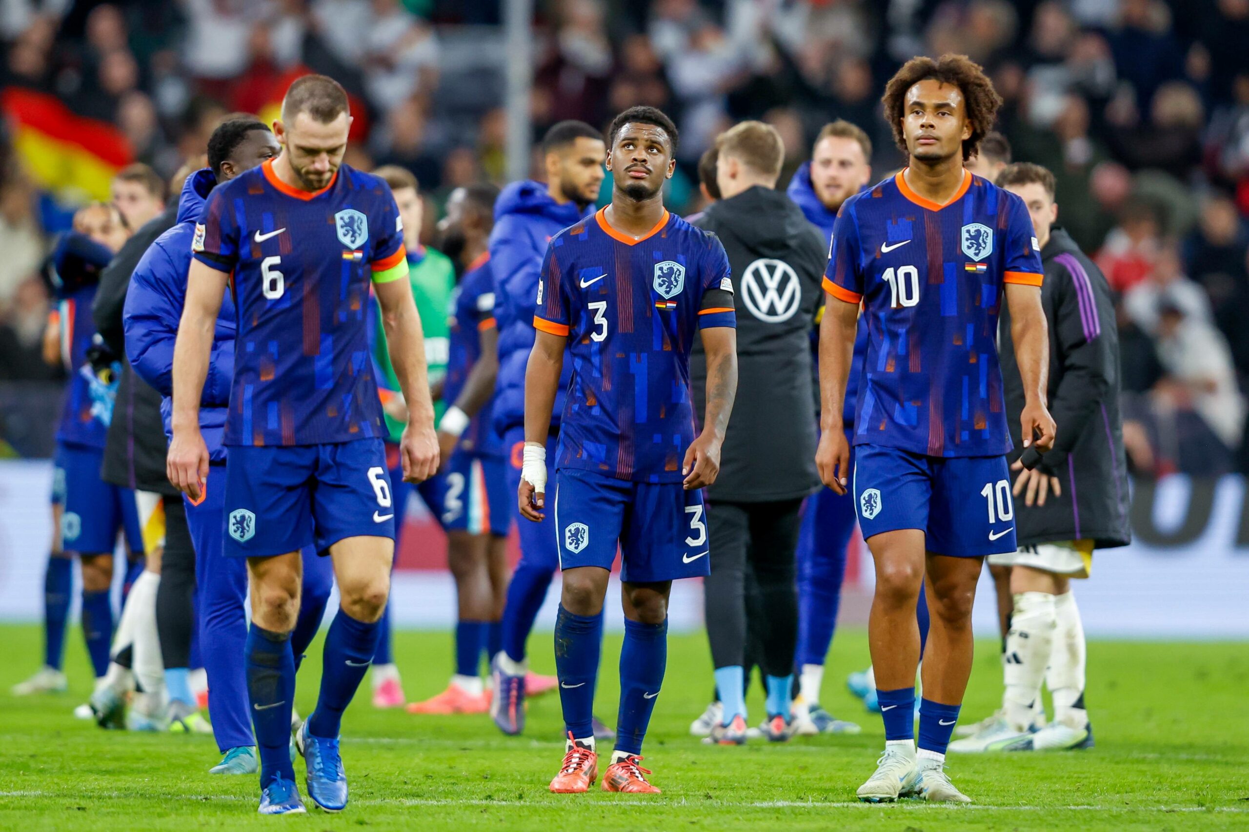 Die Stars der Elftal schlichen nach der schwachen Leistung gegen Deutschland vom Platz.