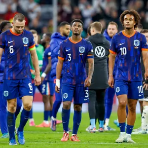 Die Stars der Elftal schlichen nach der schwachen Leistung gegen Deutschland vom Platz.
