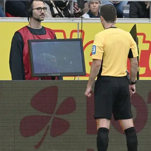 Videobeweis beim Spiel des BVB gegen St. Pauli