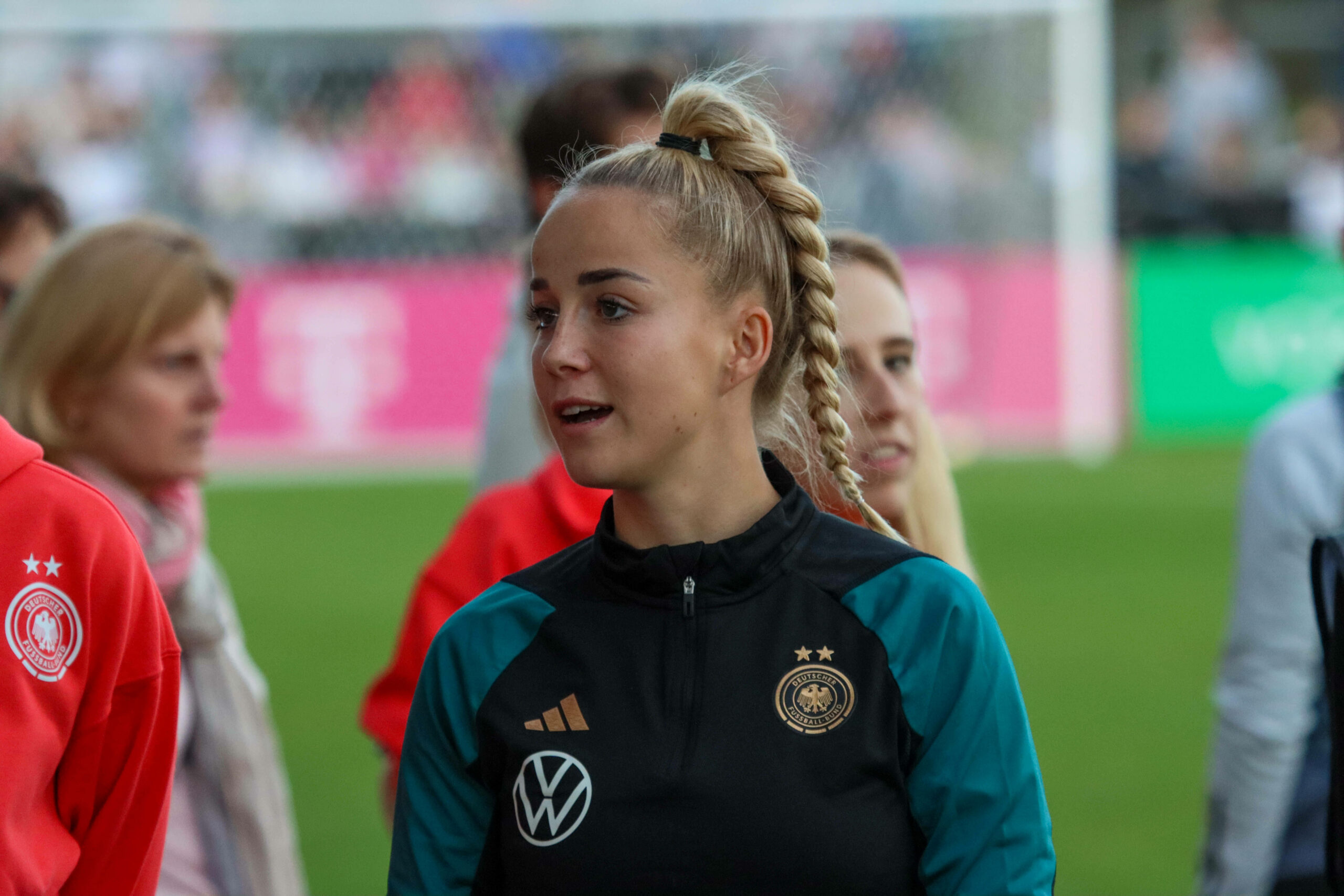 Giulia Gwinn beim öffentlichen Training des DFB