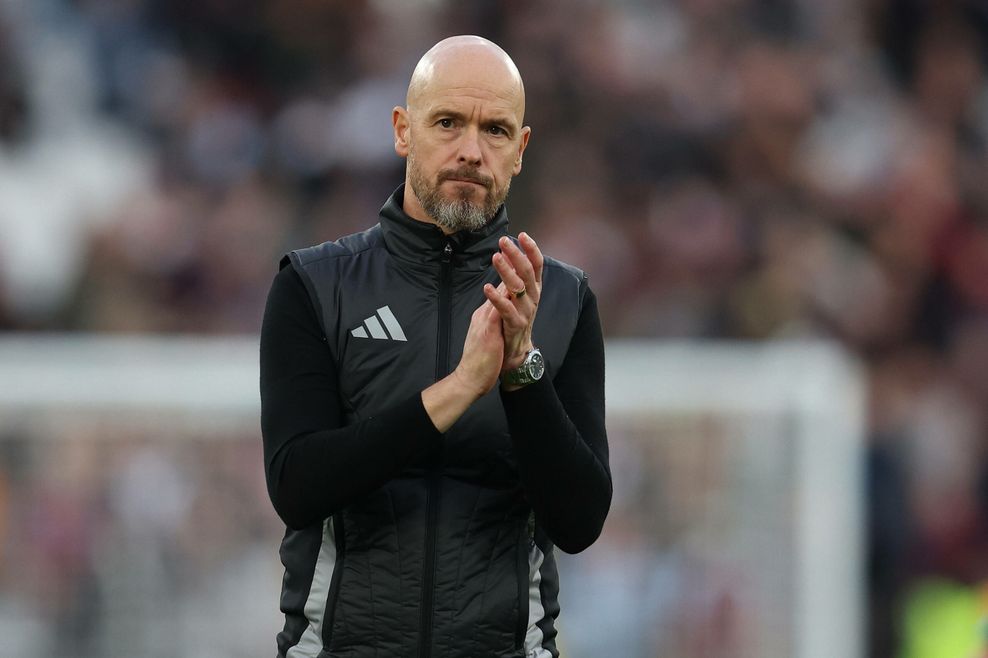 Erik ten Hag guckt enttäuscht und klatscht in die Hände