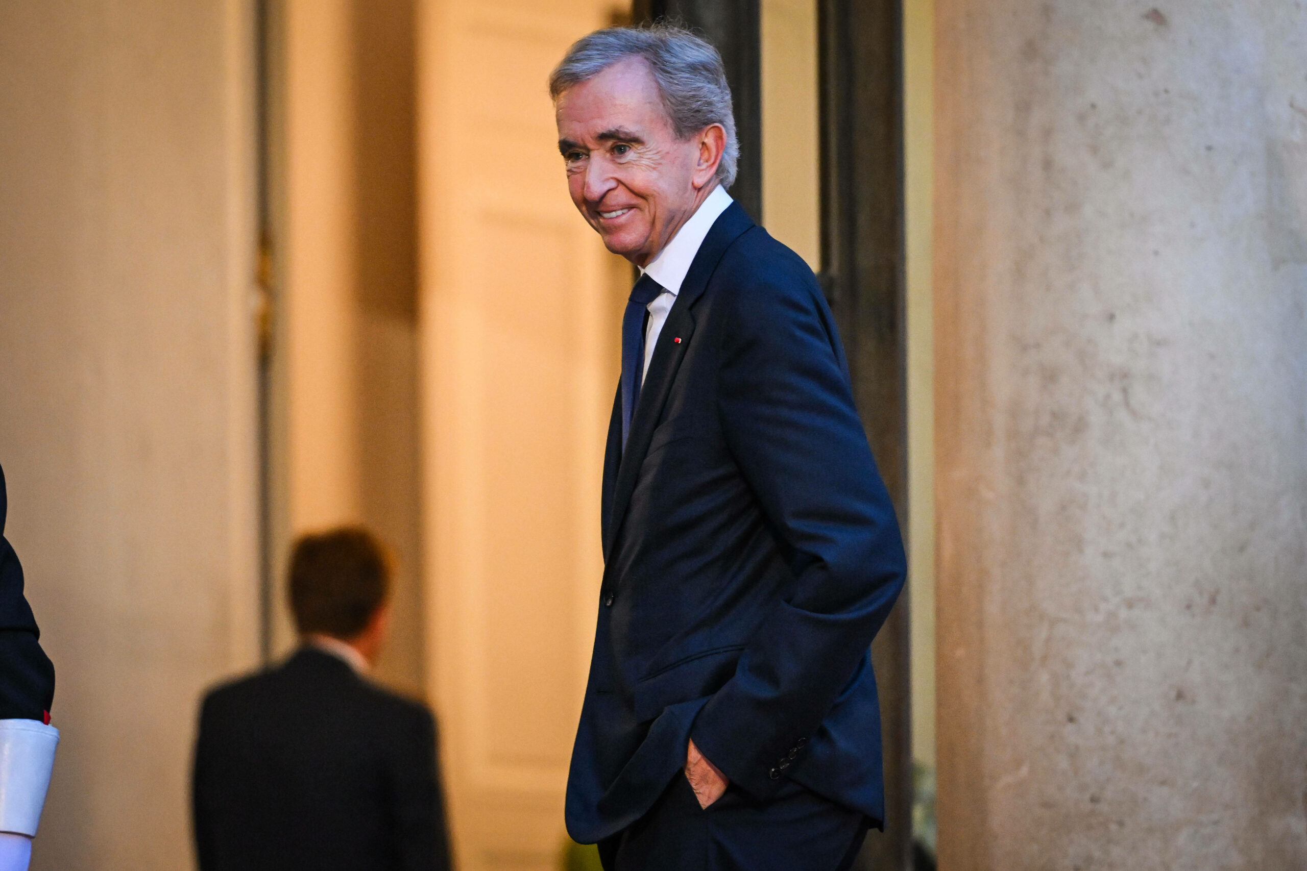 LVMH-Inhaber Bernard Arnault im Anzug