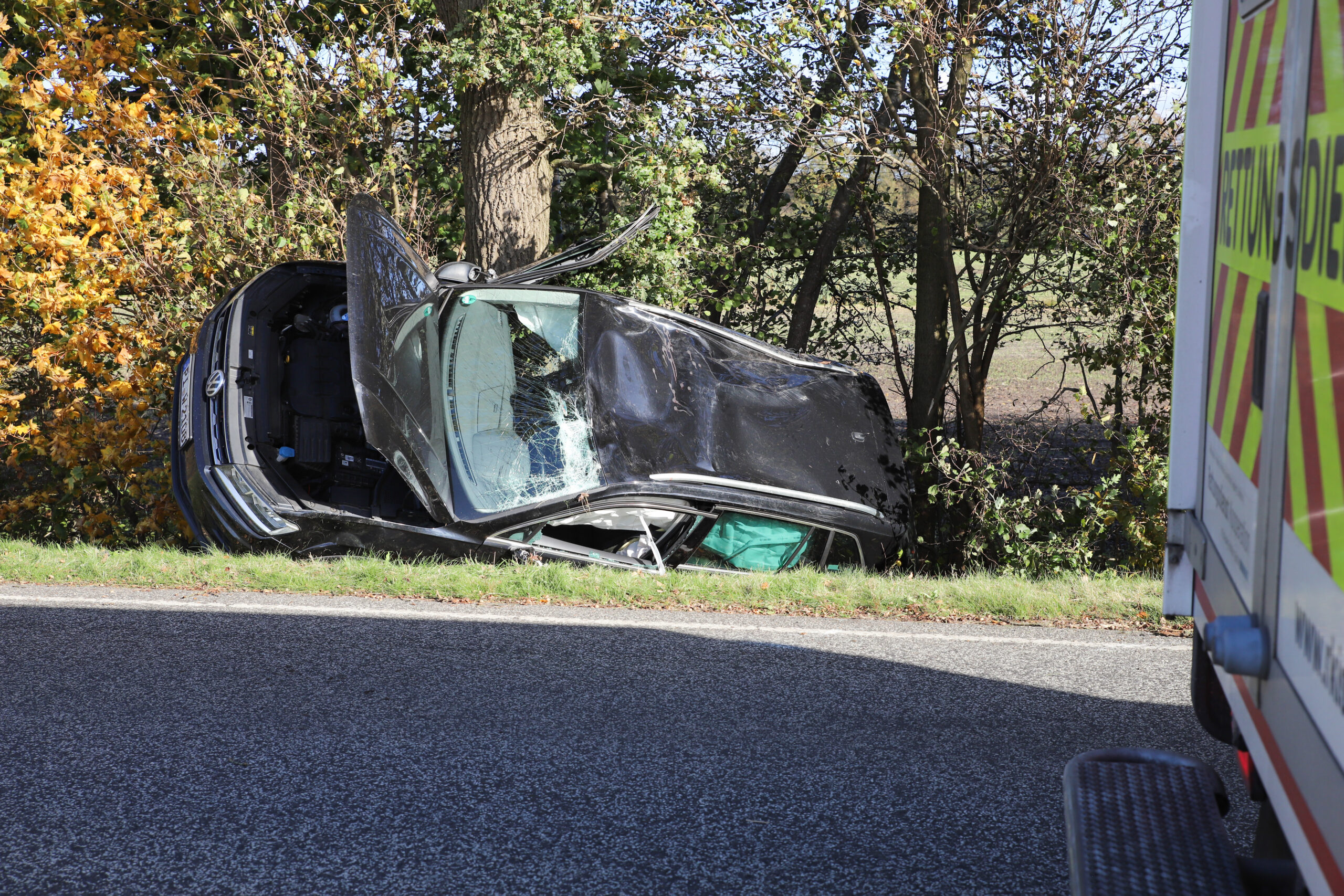 Frotanlcrash auf Bundesstraße bei Quickborn – Autoinsassen hatten Schutzengel